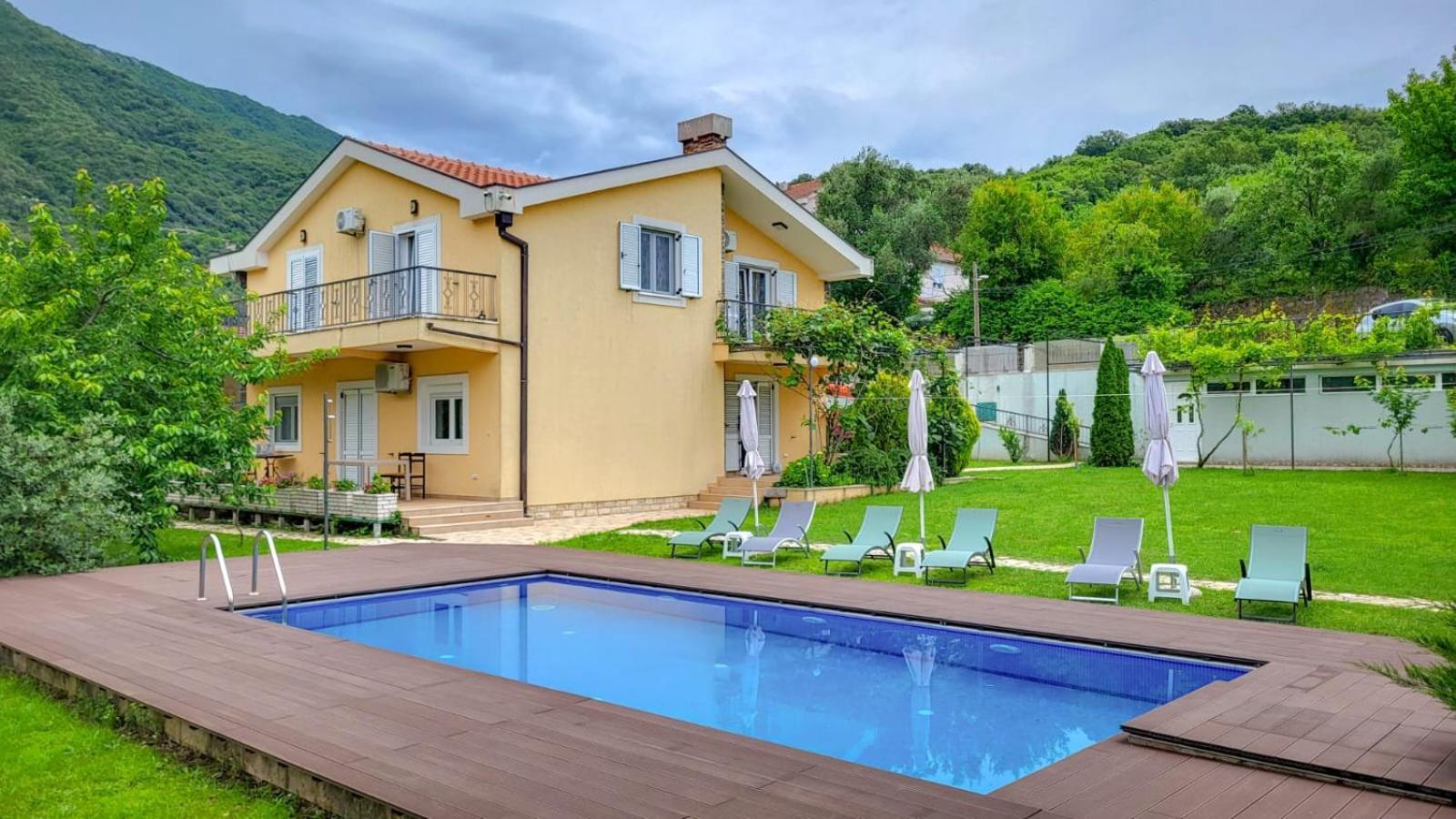 Villa, Pool And Relax For 12 Persons Kuti Exteriör bild
